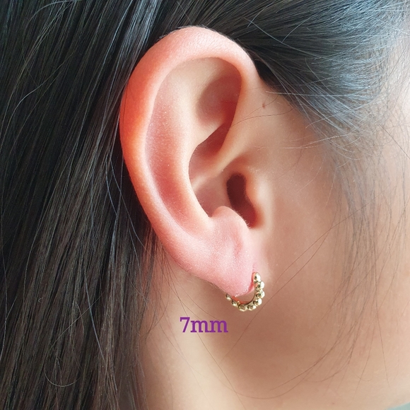 18ct Gold Plated on 925 Sterling Silver Helix Piercing Earrings 7mm - Picture 4 of 4